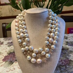 TRIPLE STRAND OF FAUX PEARLS AND GLASS FACETED CRYSTALS